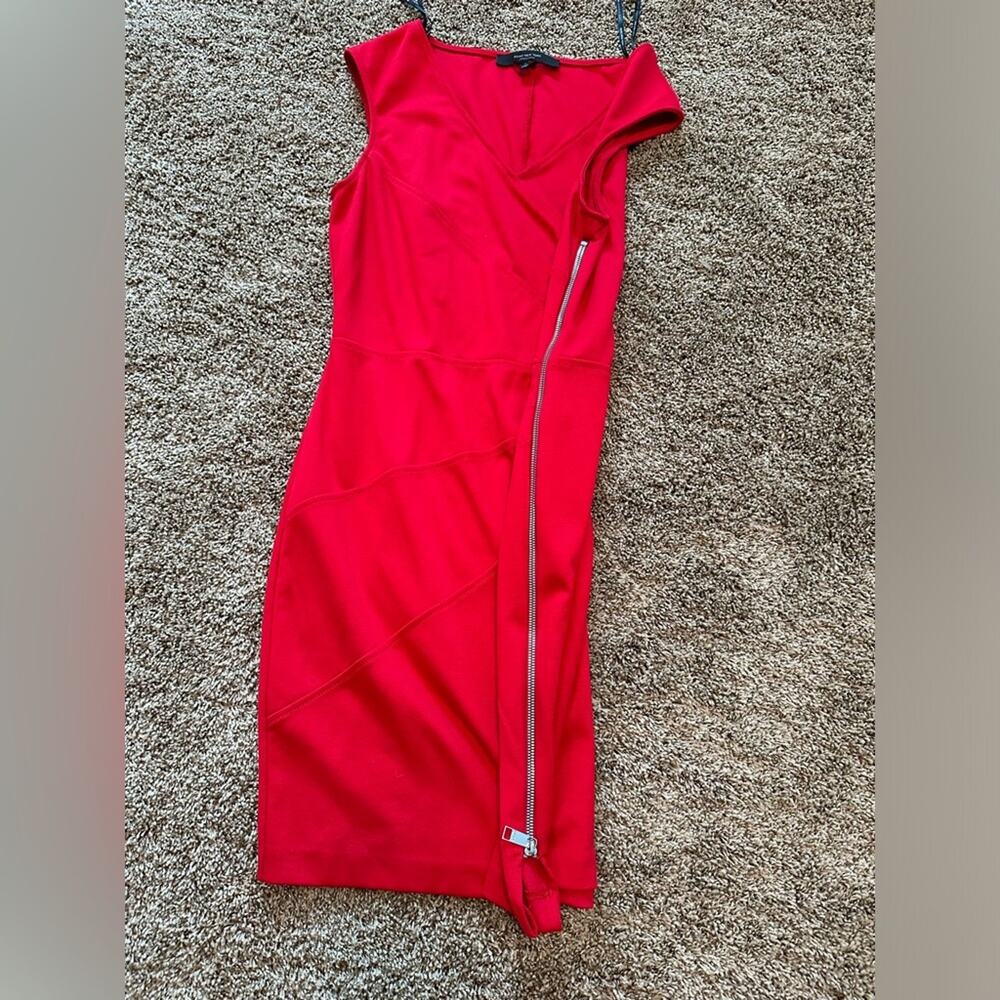 Marc New York Andrew Marc Red V Neck Dress, with side zipper accent size 8 - Picture 2 of 3